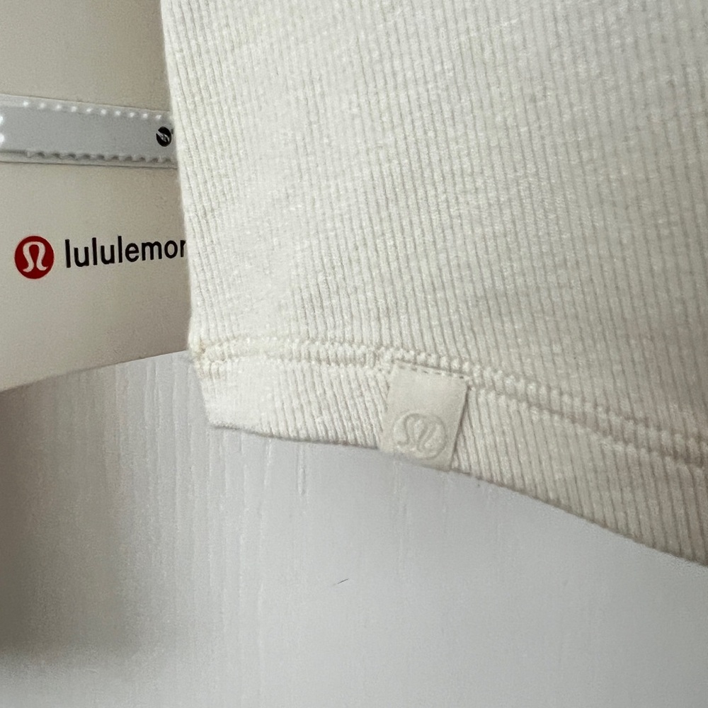 Lululemon Athletica Hold Tight Long Sleeve Top - LTIV Size 8 - Picture 4 of 10